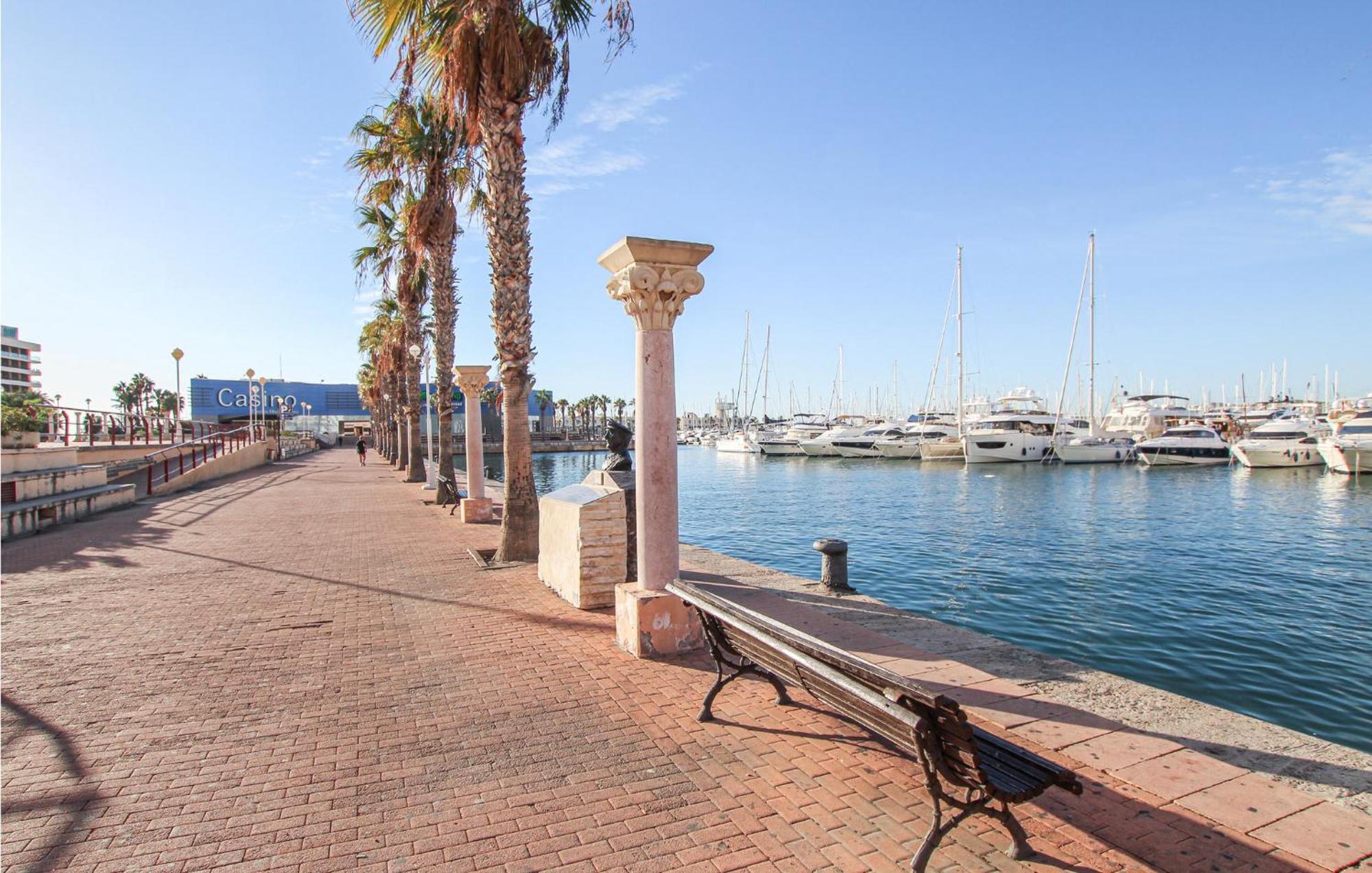 Beach Front Apartment In Los Arenales Del Sol Exterior photo
