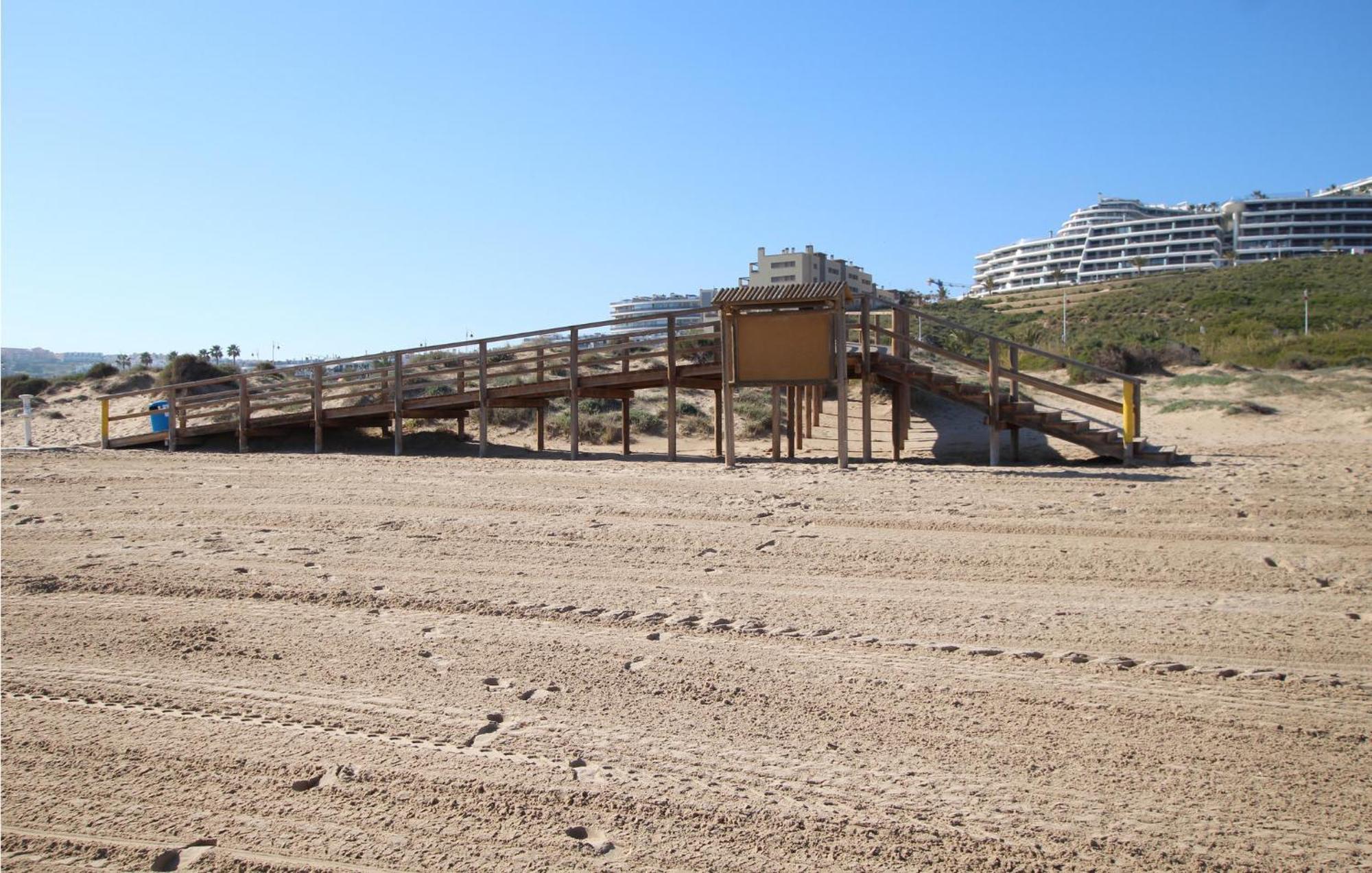 Beach Front Apartment In Los Arenales Del Sol Exterior photo